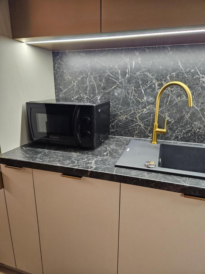Apartment Gold