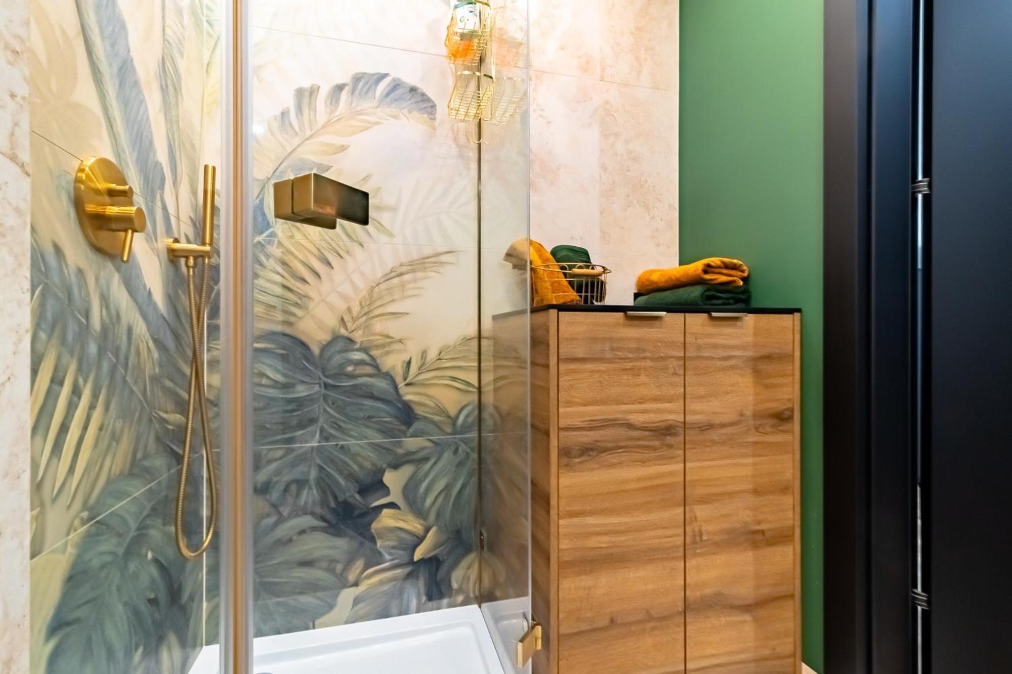 Gold Apartment *