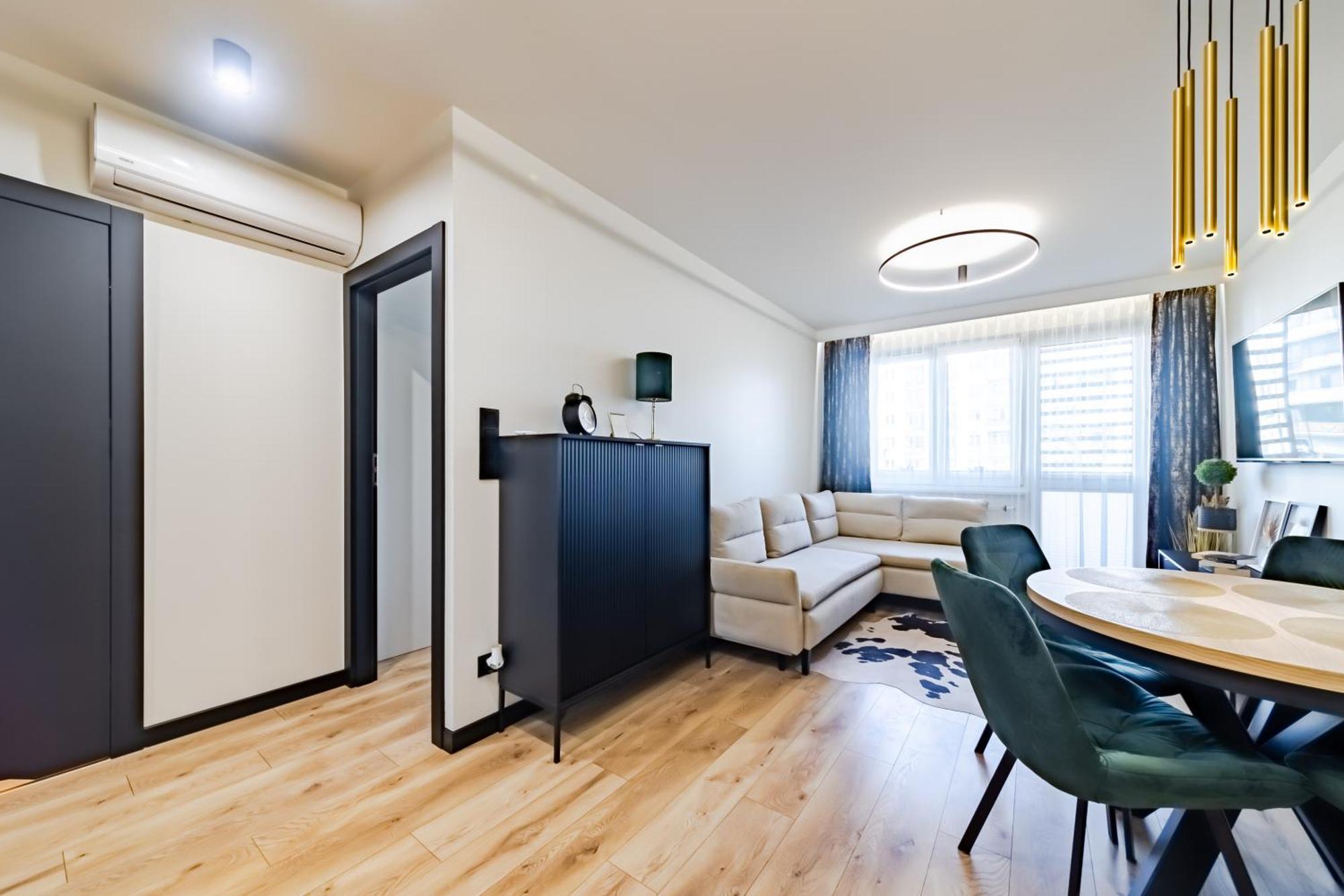 Gold Apartment